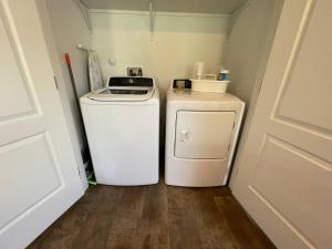 2bed2bath With Creek And Open Spaces