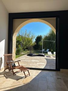 B&B / Chambres d'hotes Chateau Bernon Maison d Hotes - Piscine et SPA : photos des chambres