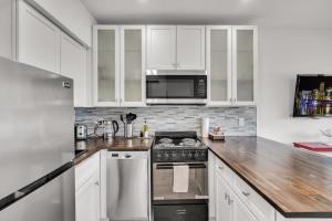 Convenient Quiet Retreat in Prime Location