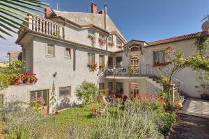 Apartments Ljiljana