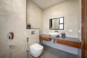 Wandr Hotel Golf Course Road, Near Cyber City, Gurugram