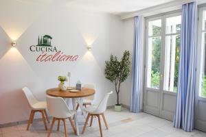 Cozy apartment on the lake, with pool, terrace and free parking - Casa Felice