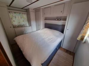 Escape to nature! Cozy and authentic chalet on park