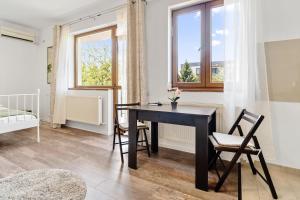 Airport Flat & Parking