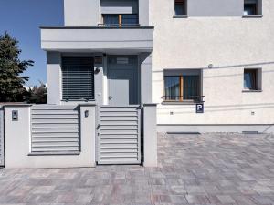 L Apartment II 