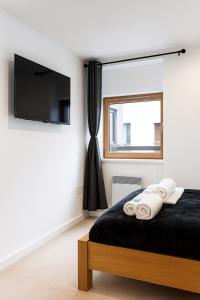 Landvue Stays, Modern, 2 bed apartment with free parking!