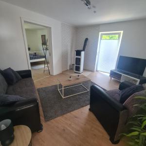 Haus hinter dem Deich