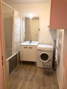 Appartements 2 bedrooms for 5 with parking - near tram : photos des chambres