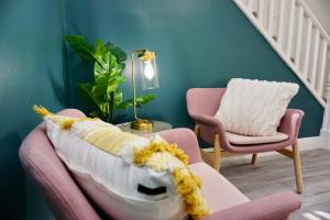 10 beds! Large home Groups multiple families