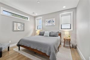 2mi Downtown Hot Tub Balcony 4 King Beds