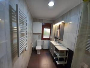 Piso entero llodio a 17km de BILBAO tren y bus