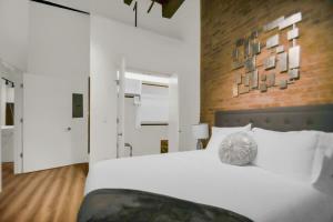 River North Rooftop With In and Out Parking 3