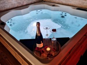 Appartements Love Room Tentation : photos des chambres