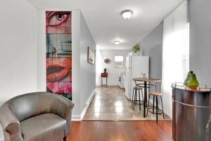 Open Flat by Park & Metro