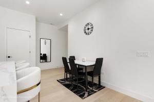 River North Private Deck With In and Out Parking