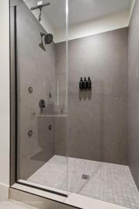 River North Private Deck With In and Out Parking