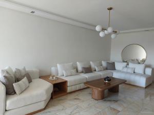 Luxury apartment with sea view and 2 pools Sablettes