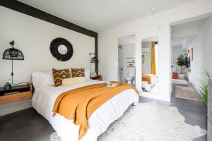 THE MANDO, walkable to PonceCityMarket