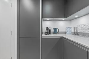 Spacious City Haven - Canal Views - City Centre