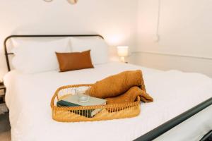 LOLA > Walkable. Downtown. Rooftop.