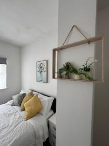 Tranquil 1BR in Gravesend