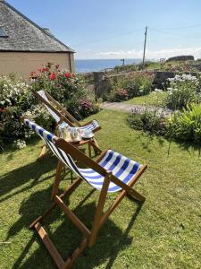 Merrihaven - luxury cottage with sea views