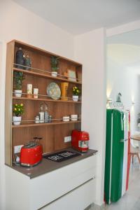 Cozy apartment on the lake, with pool, terrace and free parking - Casa Felice