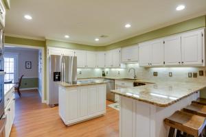 Private Pool and Game Room Upscale Home in Vinita