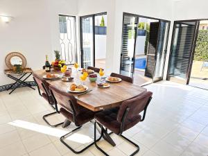 Villa Brasil by BeCherish