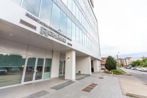 Fructus Plaza ULTRACENTRAL ApArt Hotel - DeLuxe Apartment with Free Parking and Big Balcony