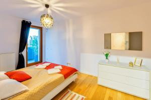Fructus Plaza ULTRACENTRAL ApArt Hotel - DeLuxe Apartment with Free Parking and Big Balcony