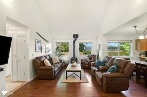 Coastal Place - BEST location in Downtown!