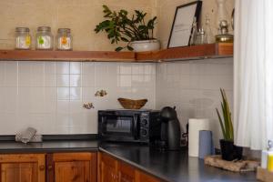 ROOFTOP HIDEAWAY, JACUZZI, BBQ & PETss