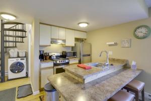 Walk to Ski Lifts Mtn-View Granby Retreat!