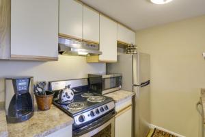 Walk to Ski Lifts Mtn-View Granby Retreat!