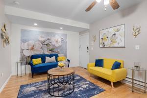 Deluxe Apt In Center City