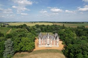 Sejours a la campagne Chateau de Resteau - Haut de Gamme - 15 pers : Maison 7 Chambres