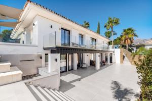Sunset Villa With Pool