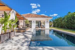 Sunset Villa With Pool