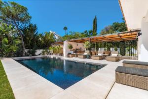 Sunset Villa With Pool