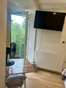 Laras Ensuite Double Room