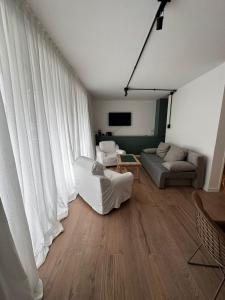 Departamento con balcon Centro La Plata by Lofter