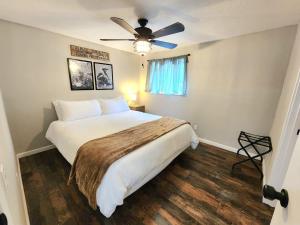 Miners Suite-Centrally Located in Shaver Lake