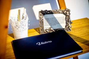 60 Sparkling Perth East End PoolParking