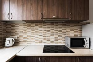 2 House Between Two Lakes