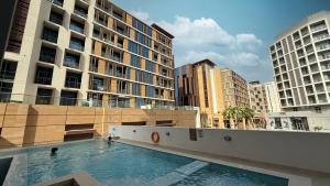 Downtown culture village escape