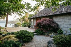 Luxe Beachfront, Hot Tub, Kayaking, Walk To Town