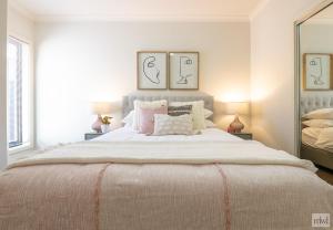 Golden Retreat - Couples Getaway Business stay