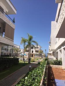 Puerto banus beach Apt Famillies and married couples