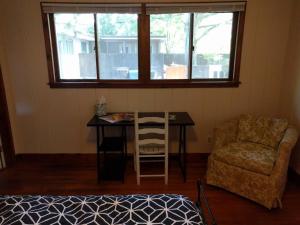 Cozy Duke Park Retreat, Whole House